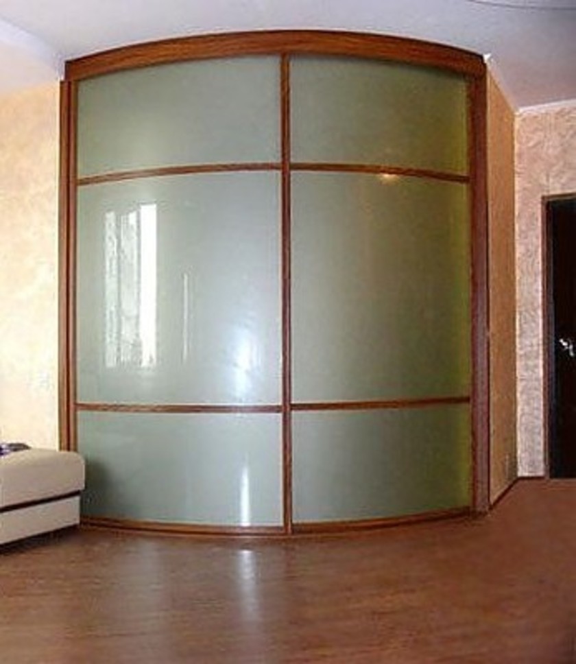 Встроенный шкаф купе радиусный в классическом стиле Архангельск